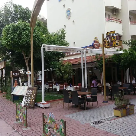 莫拉酒店 2* 阿拉尼亚