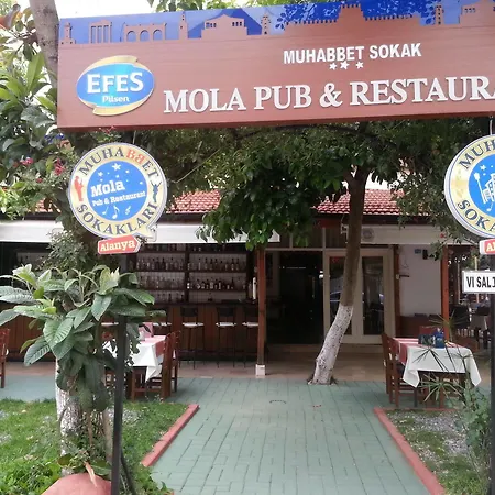 Mola Hotel 2*