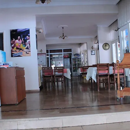 Hotel Mola 2*