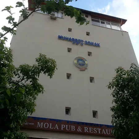 Mola Hotel 3*